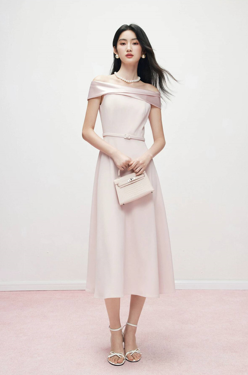 Robe midi rose en satin pour f - Party Games Offline avis et prix